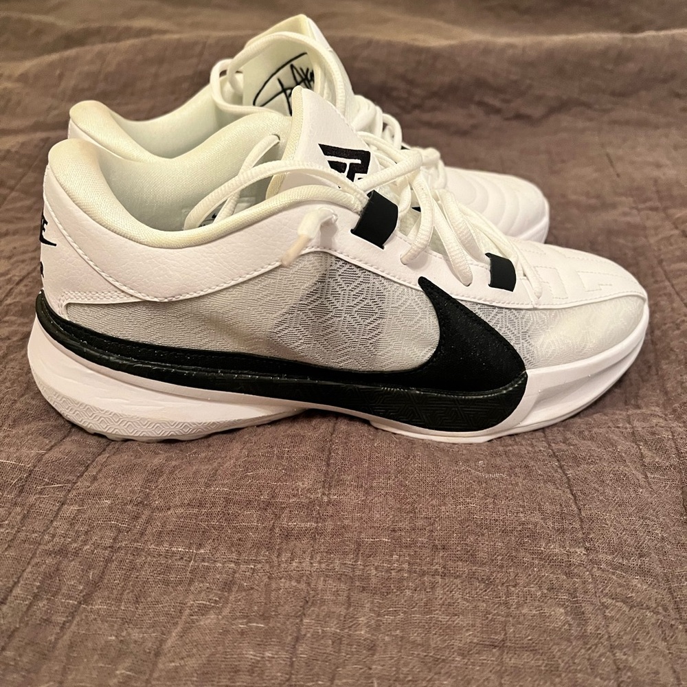 NIKE - Zoom Freak 5 TB - black/white